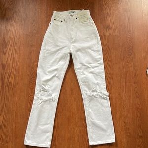 NWT! Abercrombie the ankle straight ultra high rise jean size 23/000R.